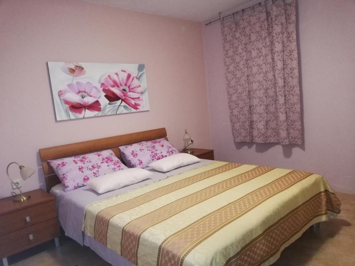 I&J Relaxing Beach Apartments Račišće エクステリア 写真