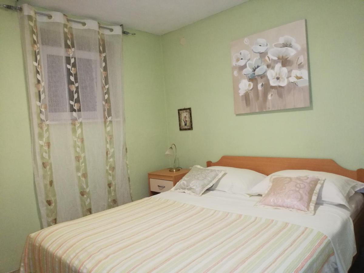 I&J Relaxing Beach Apartments Račišće エクステリア 写真