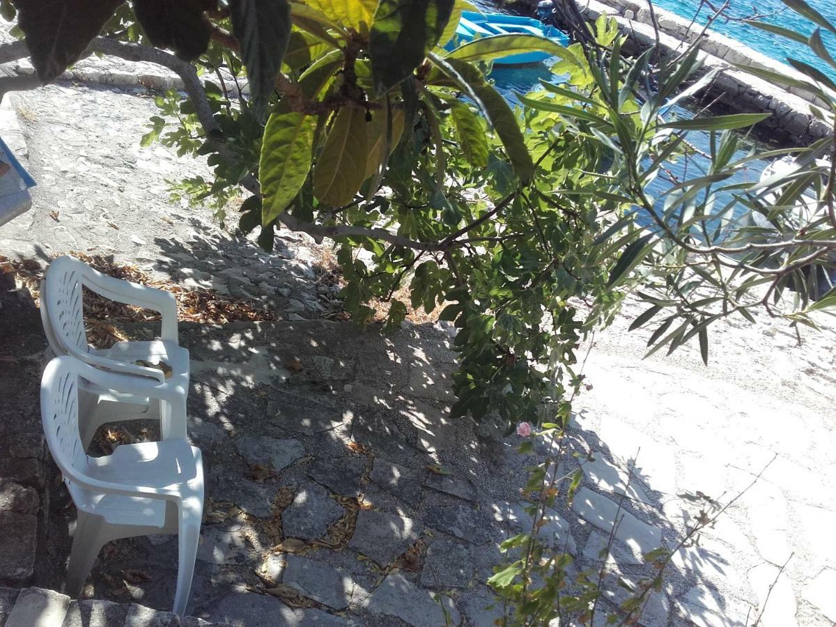 I&J Relaxing Beach Apartments Račišće エクステリア 写真