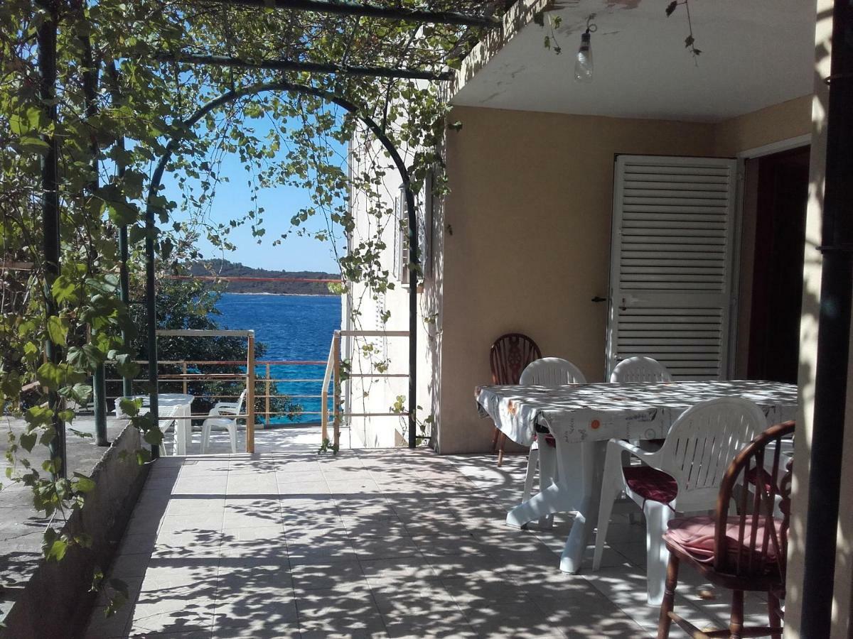 I&J Relaxing Beach Apartments Račišće エクステリア 写真