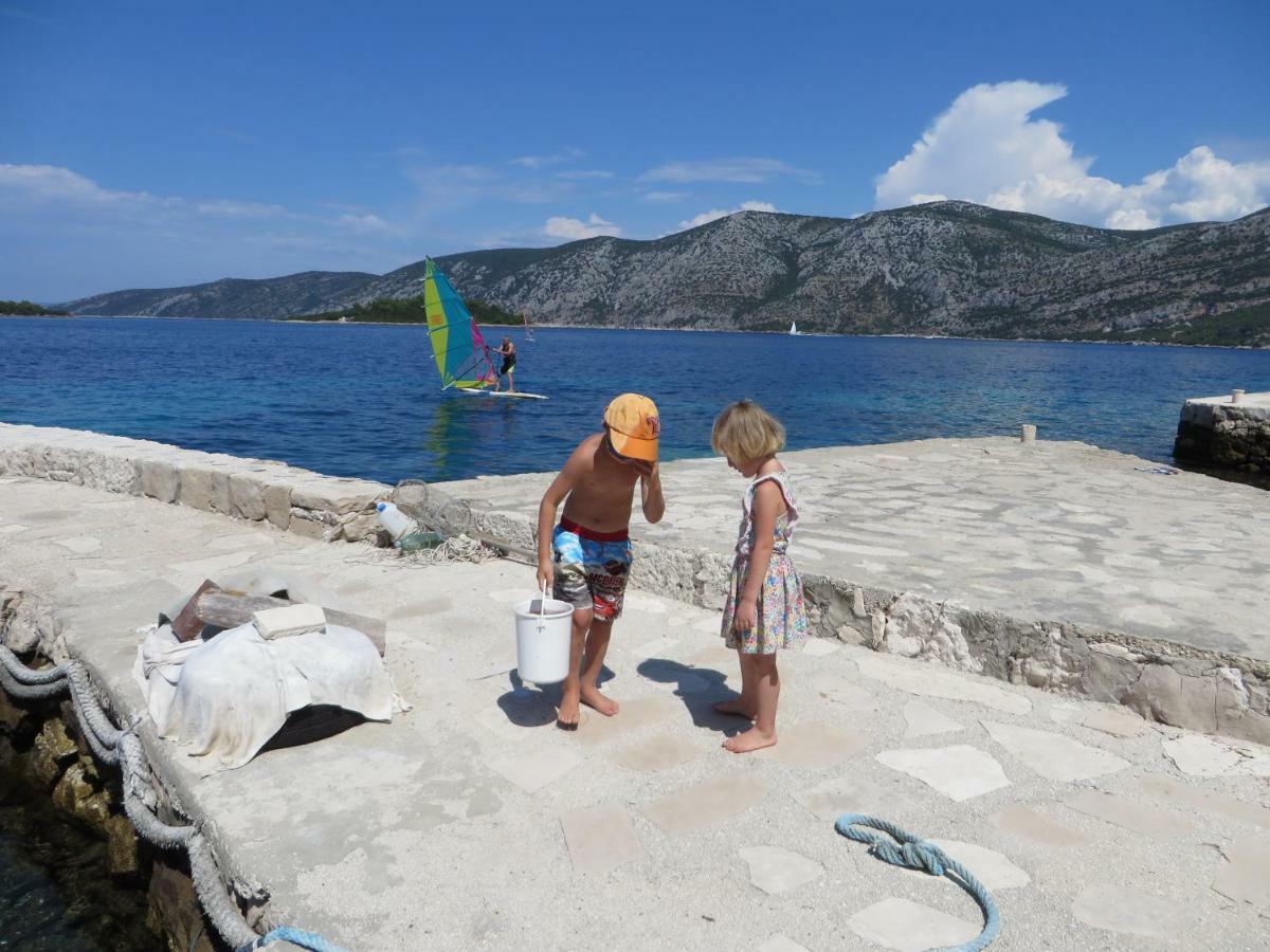 I&J Relaxing Beach Apartments Račišće エクステリア 写真