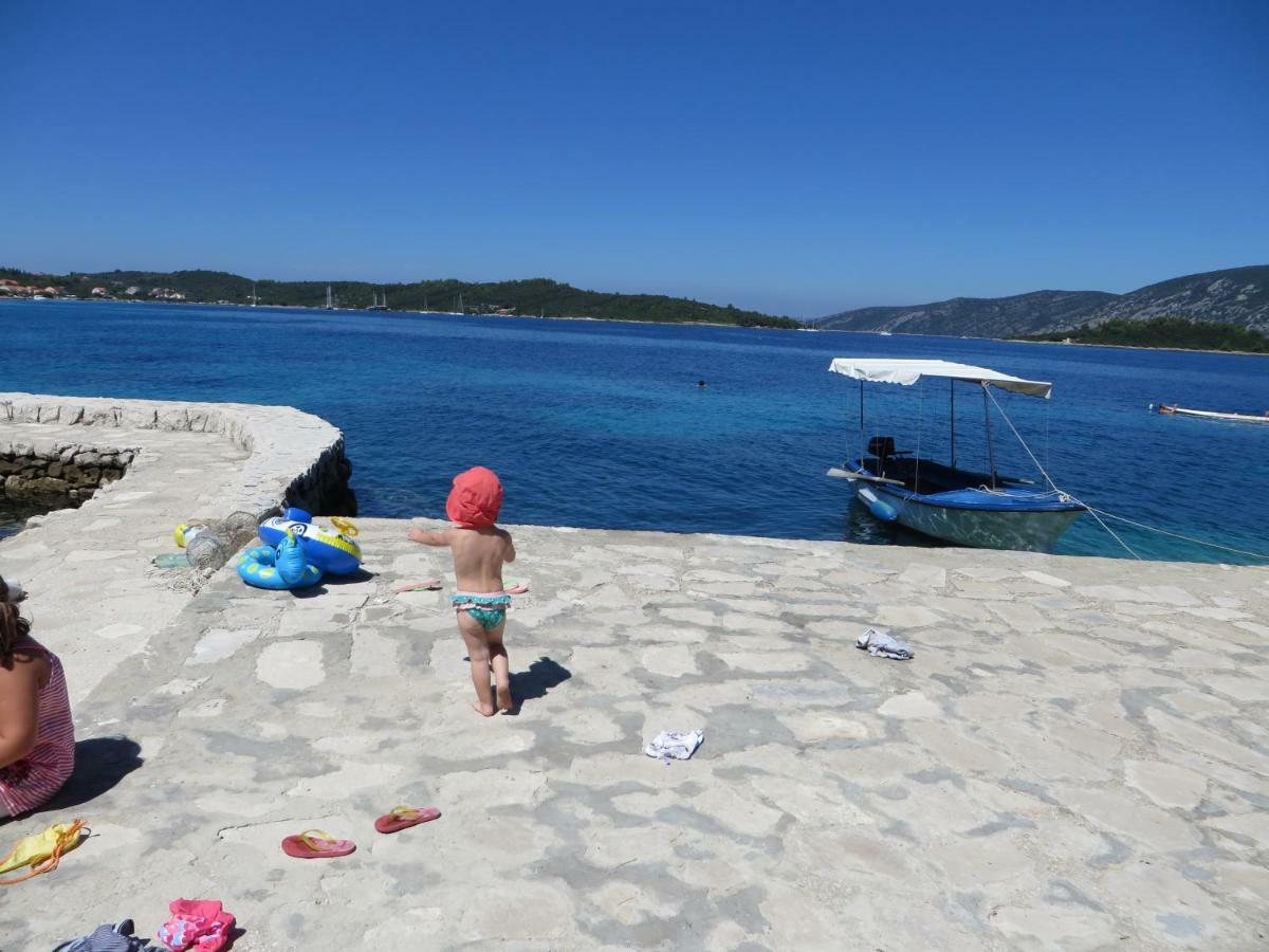 I&J Relaxing Beach Apartments Račišće エクステリア 写真