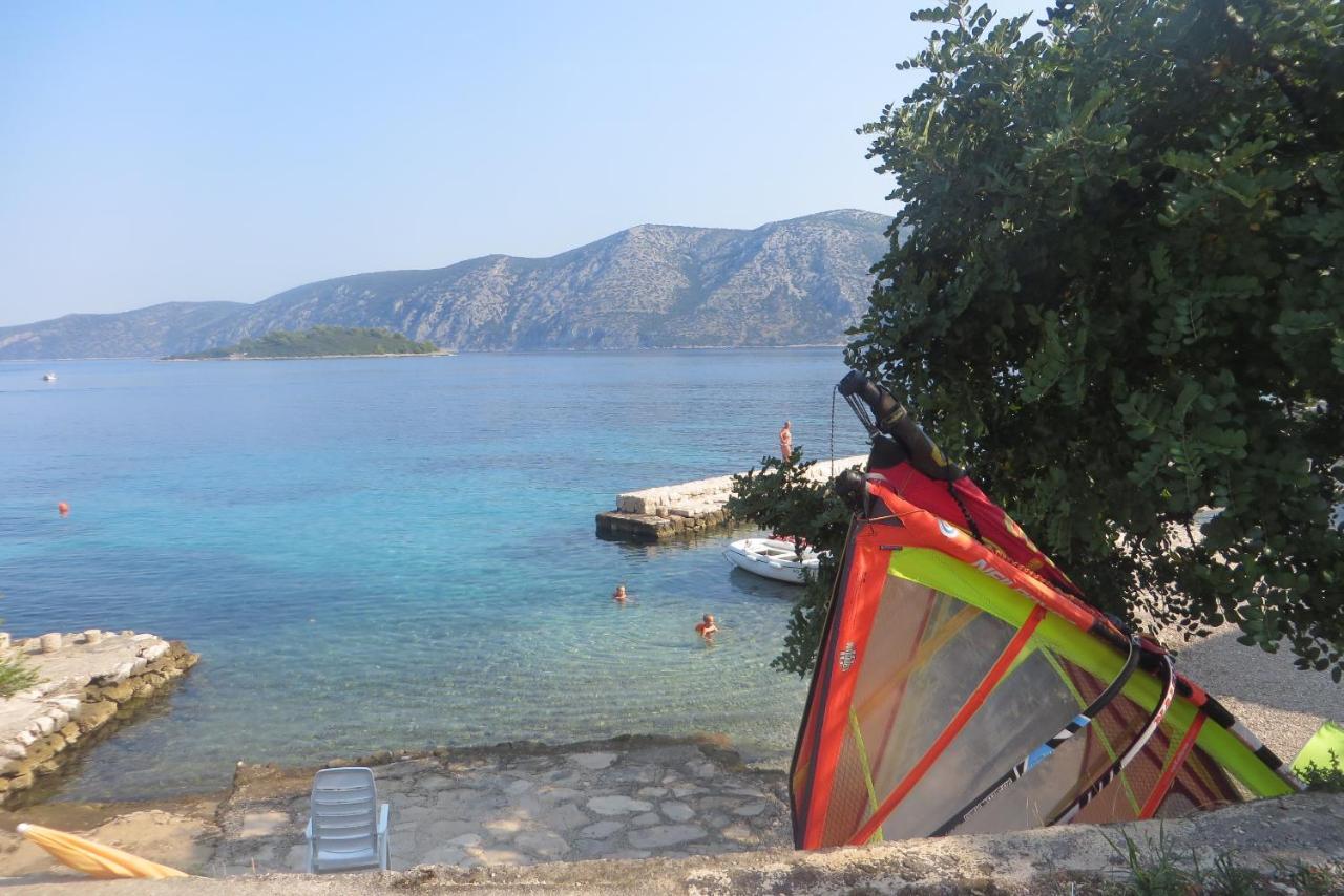 I&J Relaxing Beach Apartments Račišće エクステリア 写真